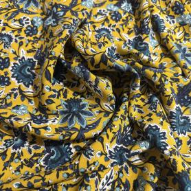 Вискоза желтая в цветочный принт (181477)