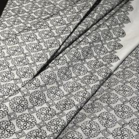 Хлопок белый с цветочным узором (142866)