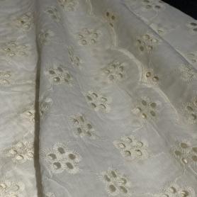 Хлопок белый с цветочной вышивкой (150247)