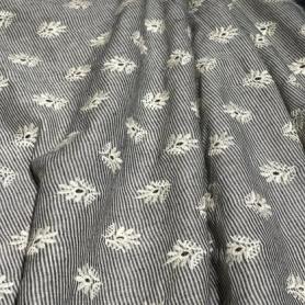 Хлопок серый в полоску с цветочной вышивкой (178420)