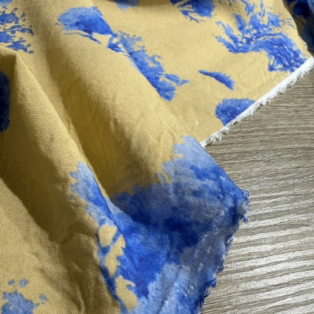 Вискоза коричневая в цветочный принт (181477)