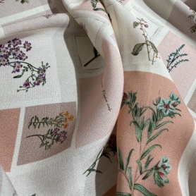 Вискоза розовая в цветочный принт (139259)