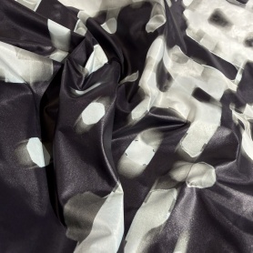 Плащевка черная геометрия (131458)