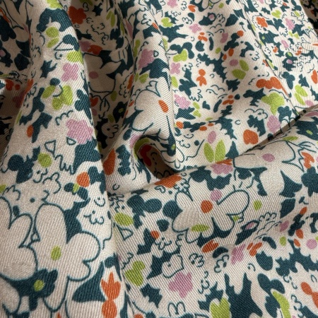 Вискоза молочная в цветочный принт (129796)