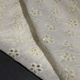 Хлопок белый с цветочной вышивкой (150247)