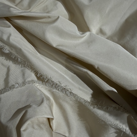 Плащевка молочная (152171)