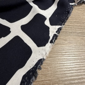 Вискоза молочная анималистичная (181477)