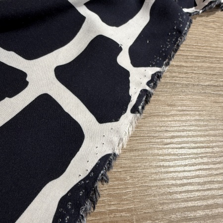 Вискоза молочная анималистичная (181477)