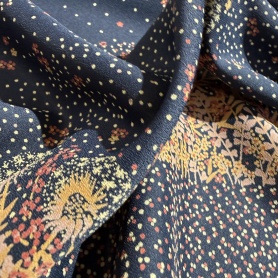 Вискоза черная в цветочный принт (158271)