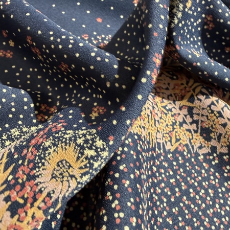 Вискоза черная в цветочный принт (158271)