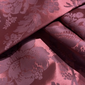 Вискоза бордовая с цветочным узором (178444)