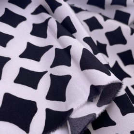 Шелк черно-белый с геометрическим принтом (131366)