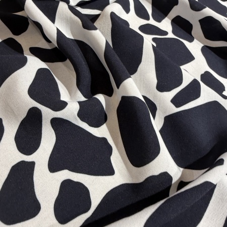 Вискоза молочная анималистичная (181477)