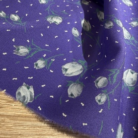 Вискоза фиолетовая в цветочный принт (158379)