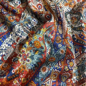 Вискоза молочная в цветочный принт (125451)