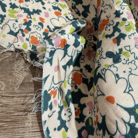 Вискоза молочная в цветочный принт (129796)