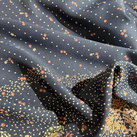 Вискоза черная в цветочный принт (158271)