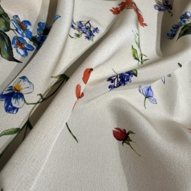 Шелк белый с цветочным принтом (181466)