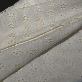 Хлопок белый с цветочной вышивкой (150247)
