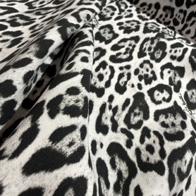 Вискоза молочная анималистичная (128797)