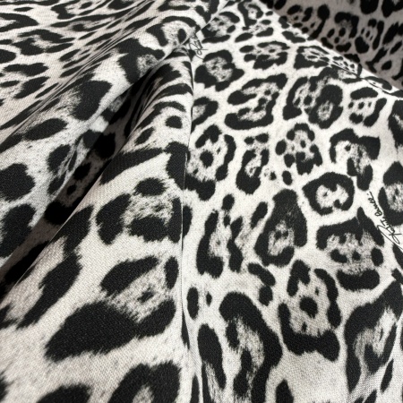 Вискоза молочная анималистичная (128797)