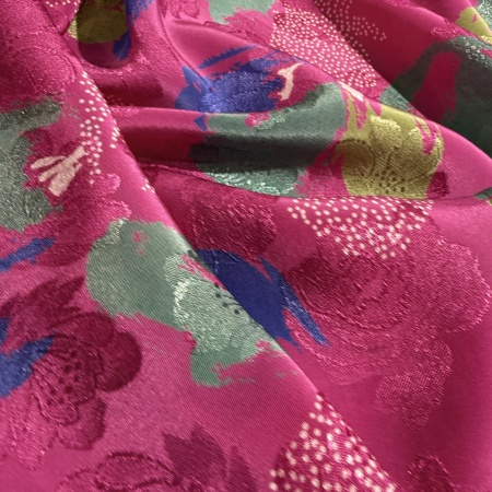 Вискоза розовая в цветочный принт (158273)