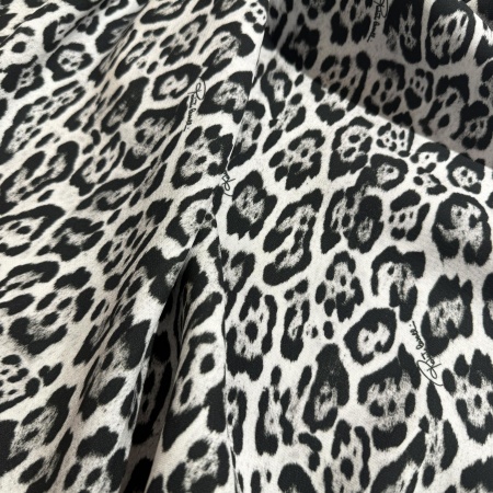 Вискоза молочная анималистичная (128797)