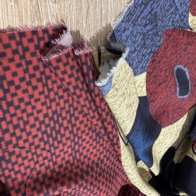 Вискоза коричневая в цветочный принт (178405)