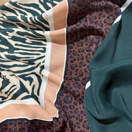 Вискоза молочная анималистичная (181477\1)