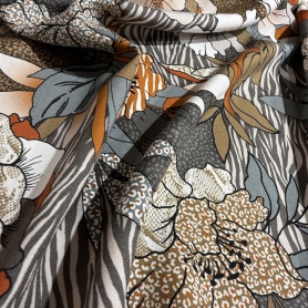 Вискоза коричневая в цветочный принт (178235)