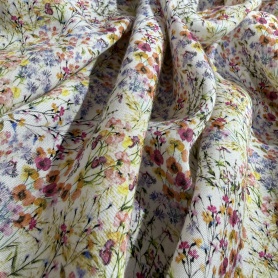Вискоза молочная в цветочный принт (128796)