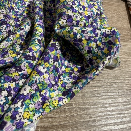 Вискоза молочная в цветочный принт (150258)