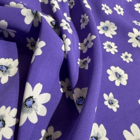 Вискоза фиолетовая в цветочный принт (152197)