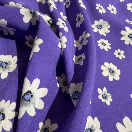 Вискоза фиолетовая в цветочный принт (152197)