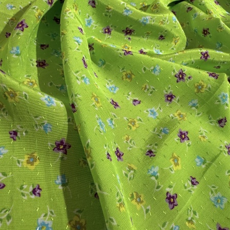 Вискоза зеленая в цветочный принт (150220)