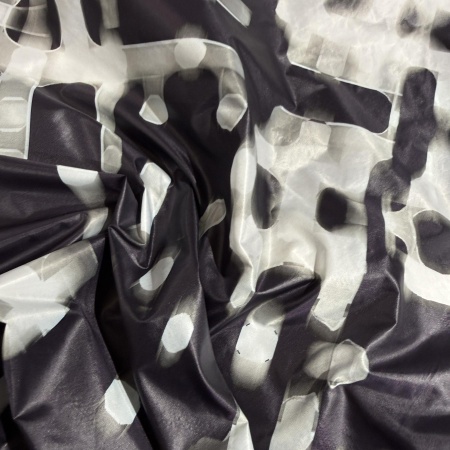 Плащевка черная геометрия (131458)