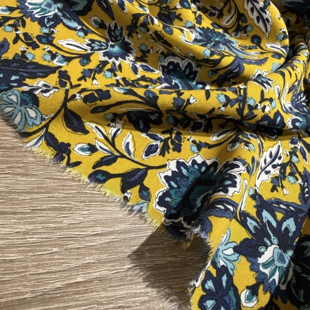 Вискоза желтая в цветочный принт (181477)