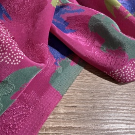 Вискоза розовая в цветочный принт (158273)