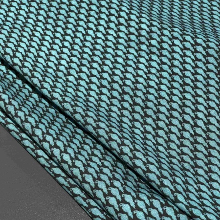 Хлопок черный с принтом попугаев (122694)